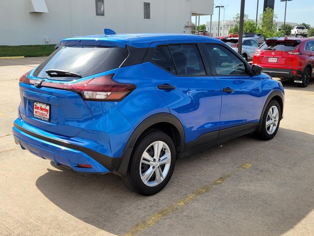 2024 Nissan Kicks — detail view