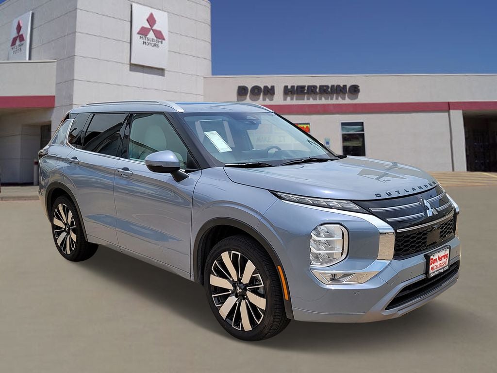 2026 Mitsubishi Outlander SEL in Moonstone Gray Metallic — front three-quarter view
