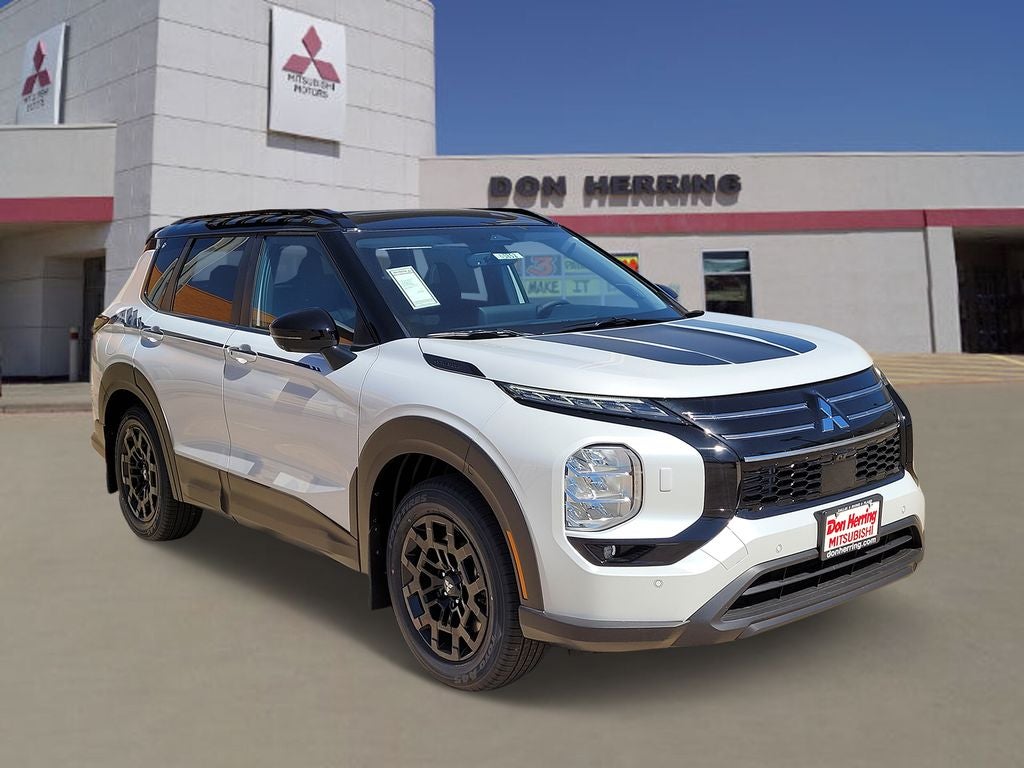 2026 Mitsubishi Outlander Trail Edition in White Diamond — front three-quarter view