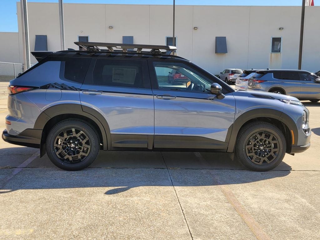 2026 Mitsubishi Outlander — side profile view