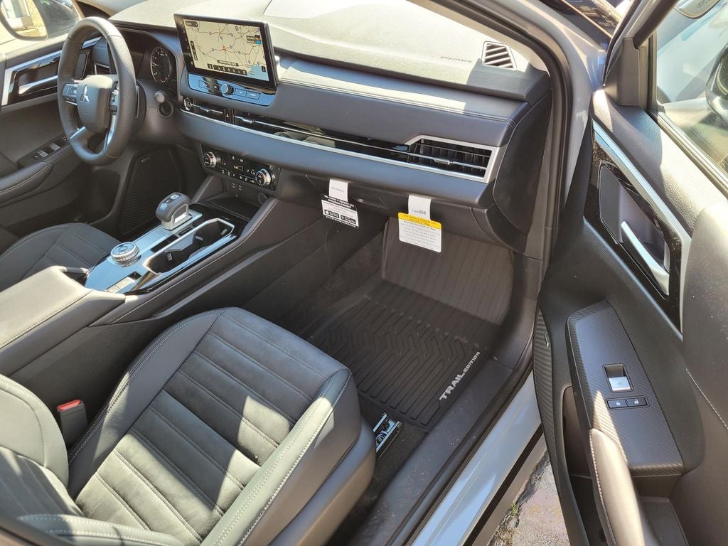 2026 Mitsubishi Outlander — detail view