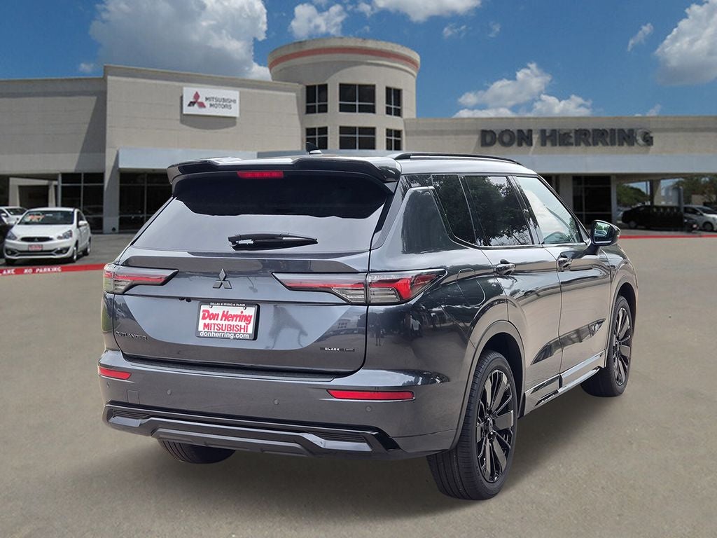 2026 Mitsubishi Outlander — rear three-quarter view