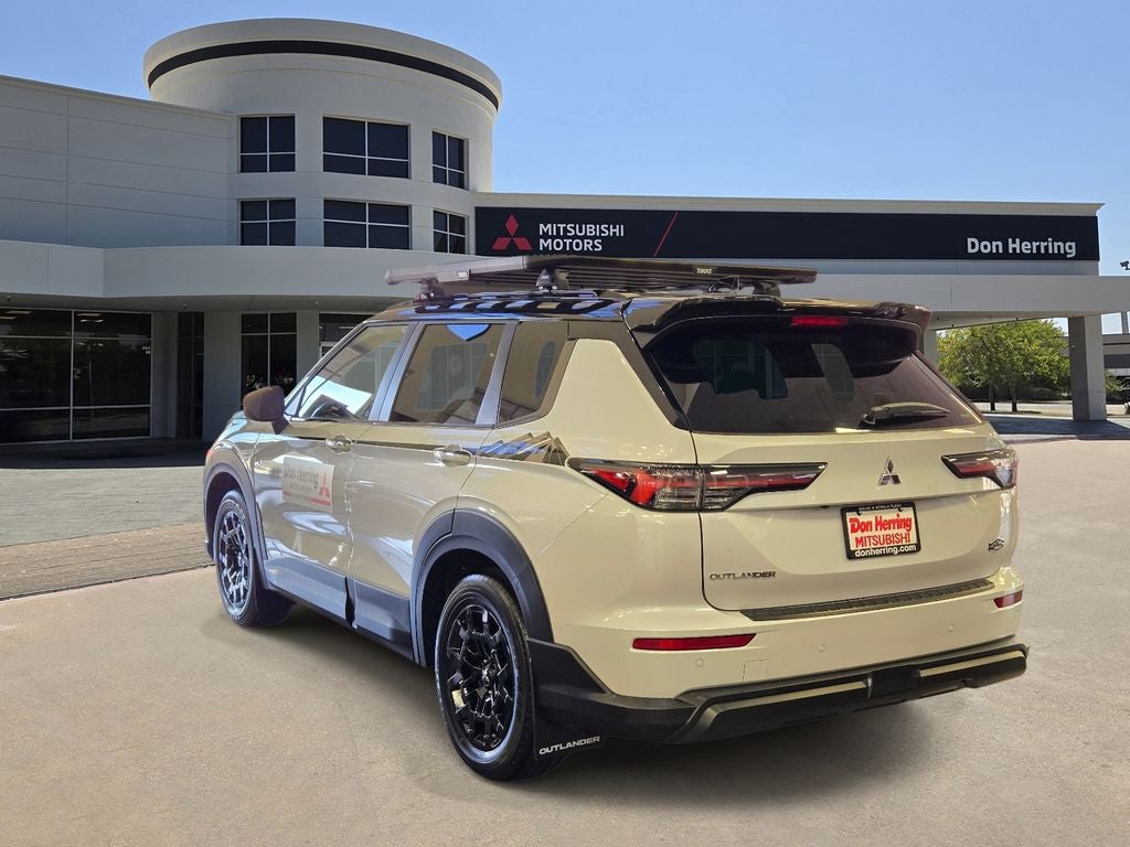 2026 Mitsubishi Outlander — side profile view