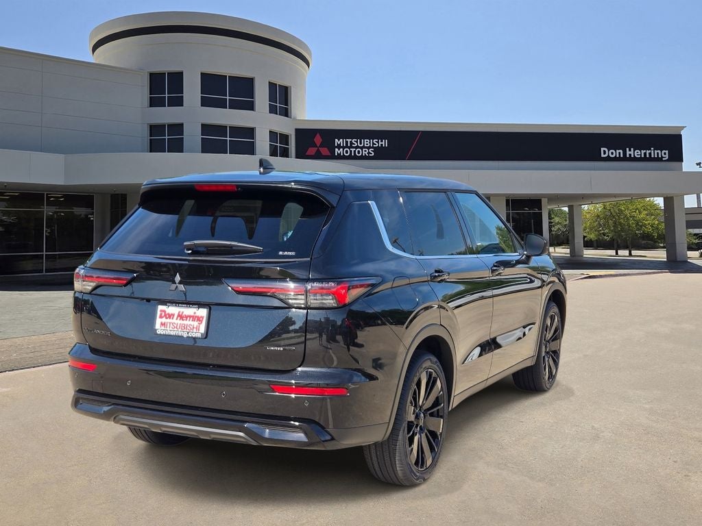 2026 Mitsubishi Outlander — rear three-quarter view