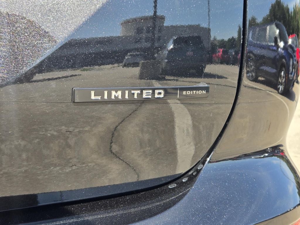 2026 Mitsubishi Outlander — detail view